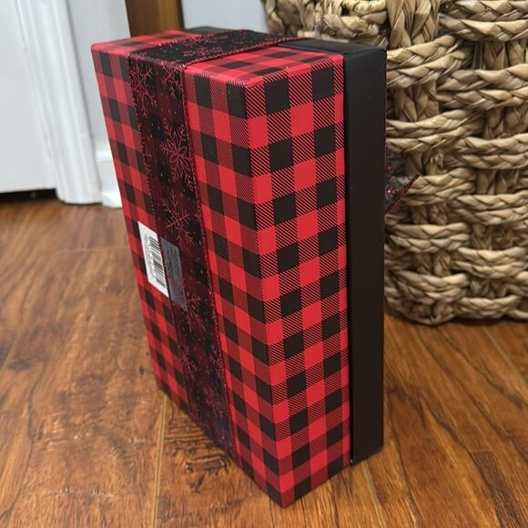 Brother & Sister Design Christmas Present Box Buffalo Plaid 11” x 7” x 3.5” - Picture 4 of 4